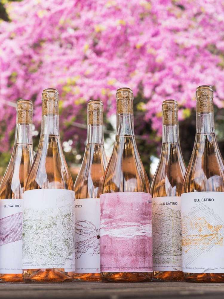 Blu Sàtiro, the wine of La Notte Splenderà, with hand-printed labels Blu Sàtiro, the wine of La Notte Splenderà, with hand-printed labels