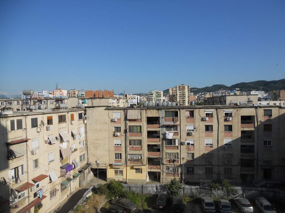 Kati i gjashtë (the sixth floor)
